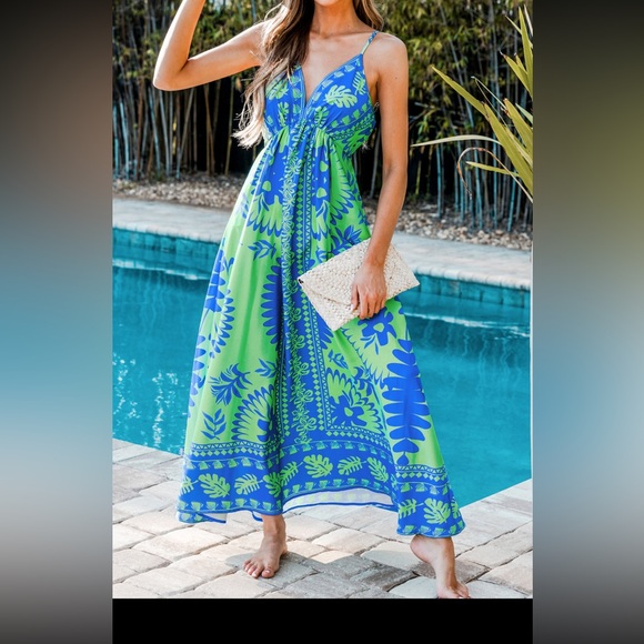 Dress - Picture 3 of 3